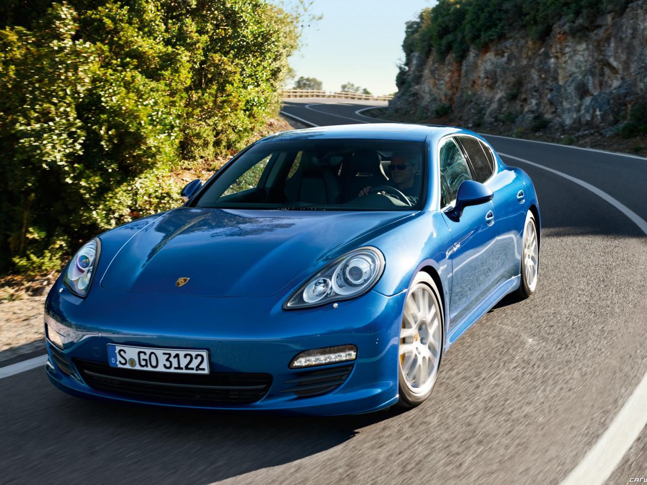 обои Porsche-Panamera-S-Hybrid-2011 на повороте фото