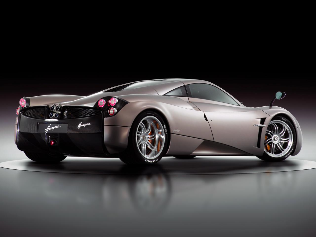 обои Pagani Huayra 2011 красивая фото