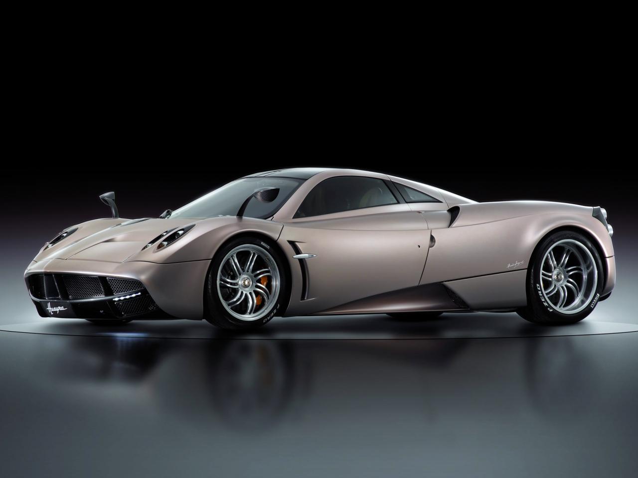 обои Pagani Huayra 2011 мощная фото