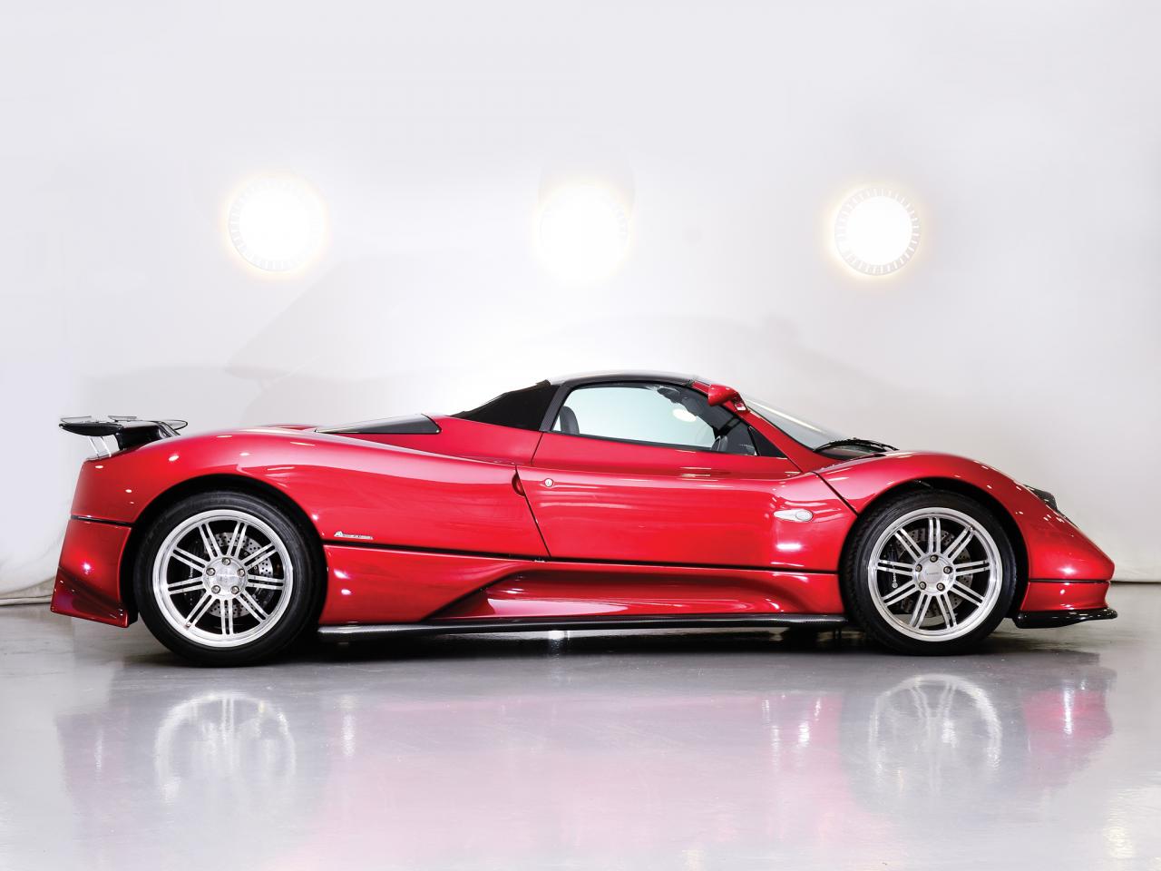 обои Pagani Zonda C12 S 7.3 Roadster 2002 мощная фото