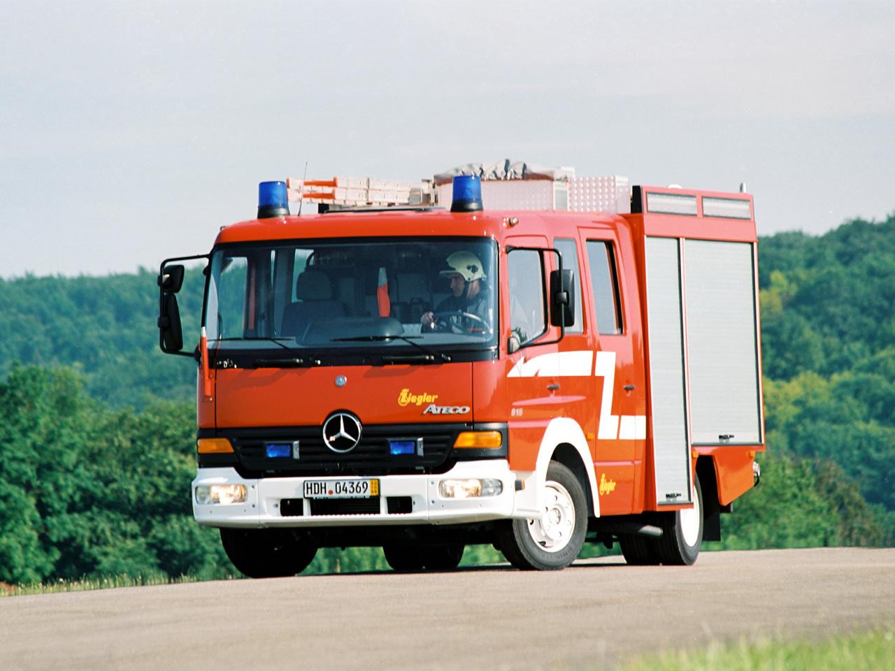 обои Mercedes-Benz Atego 815 Feuerwehr by Ziegler перед фото