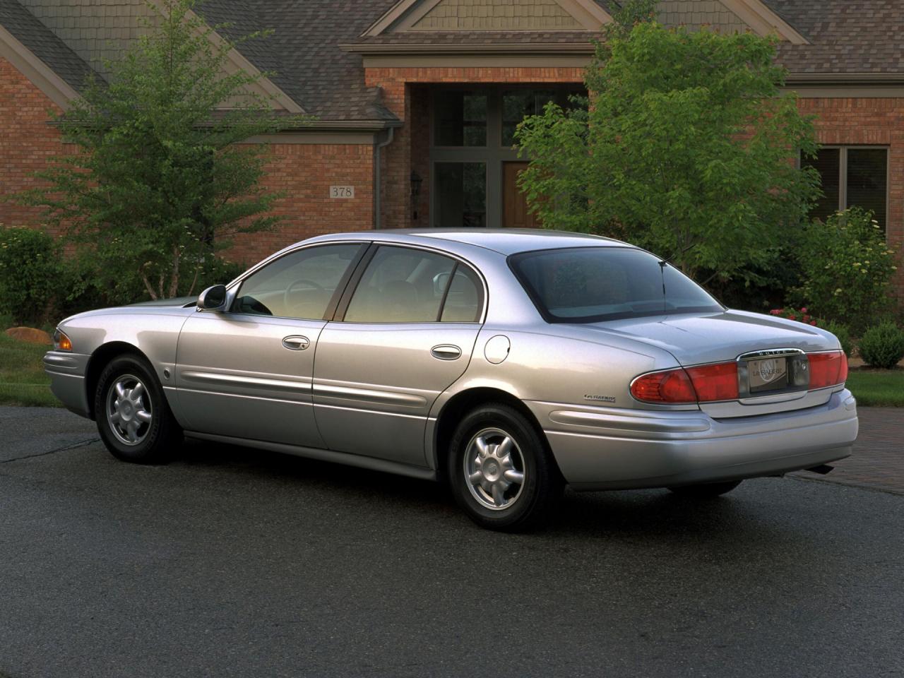 обои Buick LeSabre 1999 сбоку фото