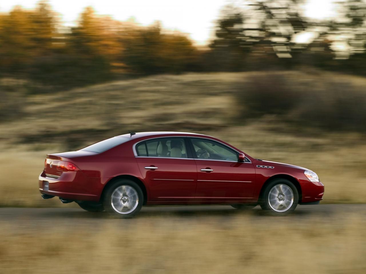 обои Buick Lucerne CXS 2006 мчиться фото