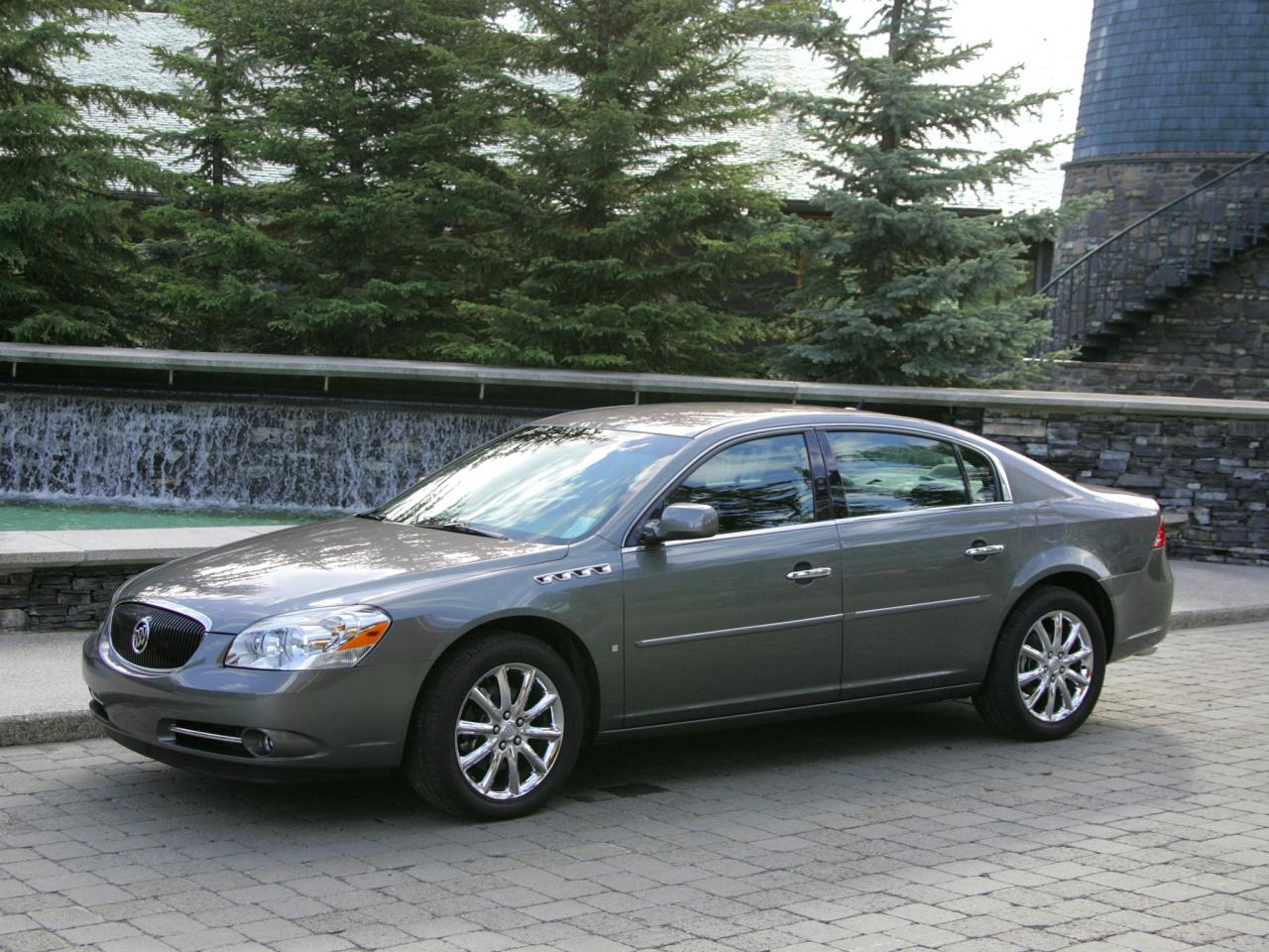 обои Buick Lucerne CXS 2006 на стоянке фото