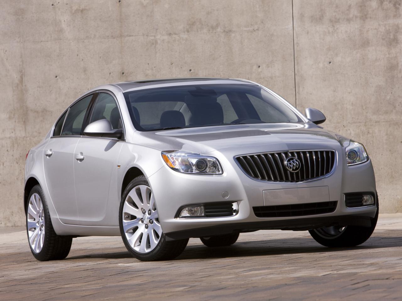 обои Buick Regal 2010 спереди фото