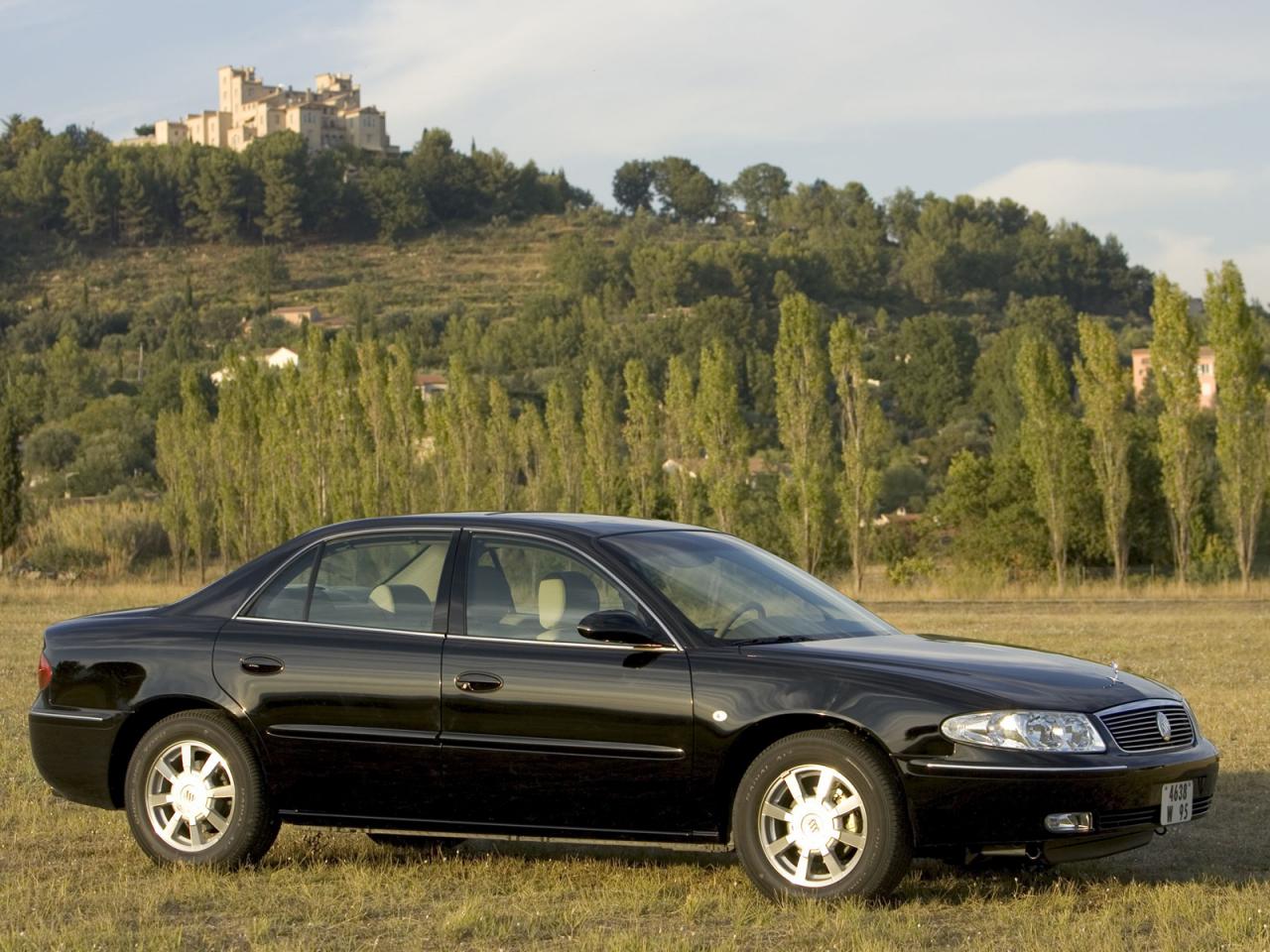 обои Buick Regal CN-spec 2005 трава фото