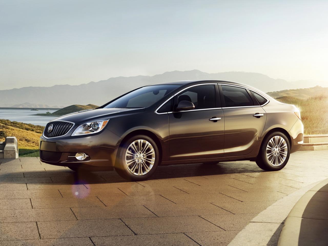 обои Buick Verano 2011 сбоку фото