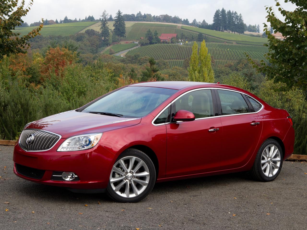 обои Buick Verano 2011 стоянка фото