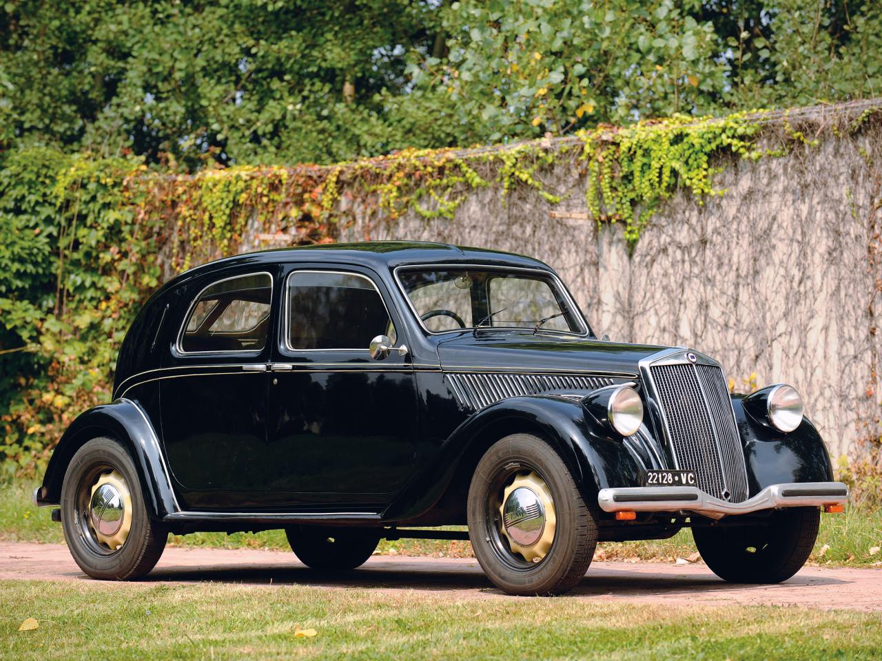 обои Lancia Aprilia 1937 сбоку фото