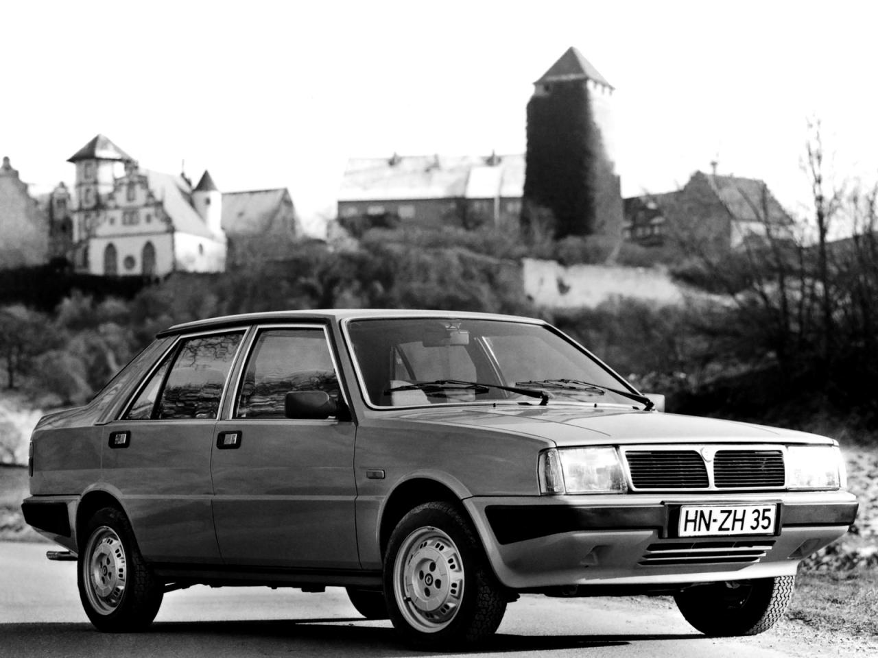 обои Lancia Prisma (831) 1982 бок фото