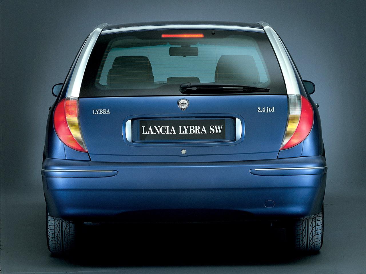 обои Lancia Lybra SW 1999 зад фото