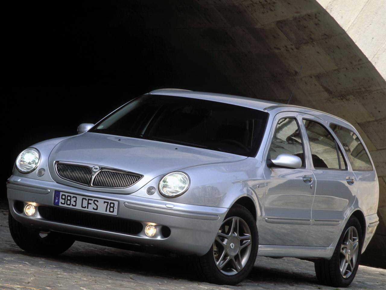 обои Lancia Lybra SW 1999 перед фото