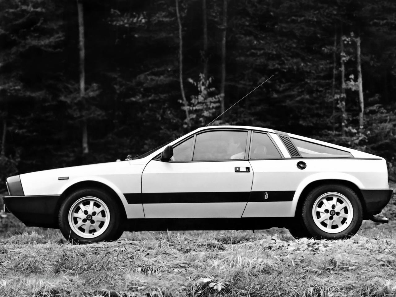 обои Lancia Montecarlo 1979 сбоку фото