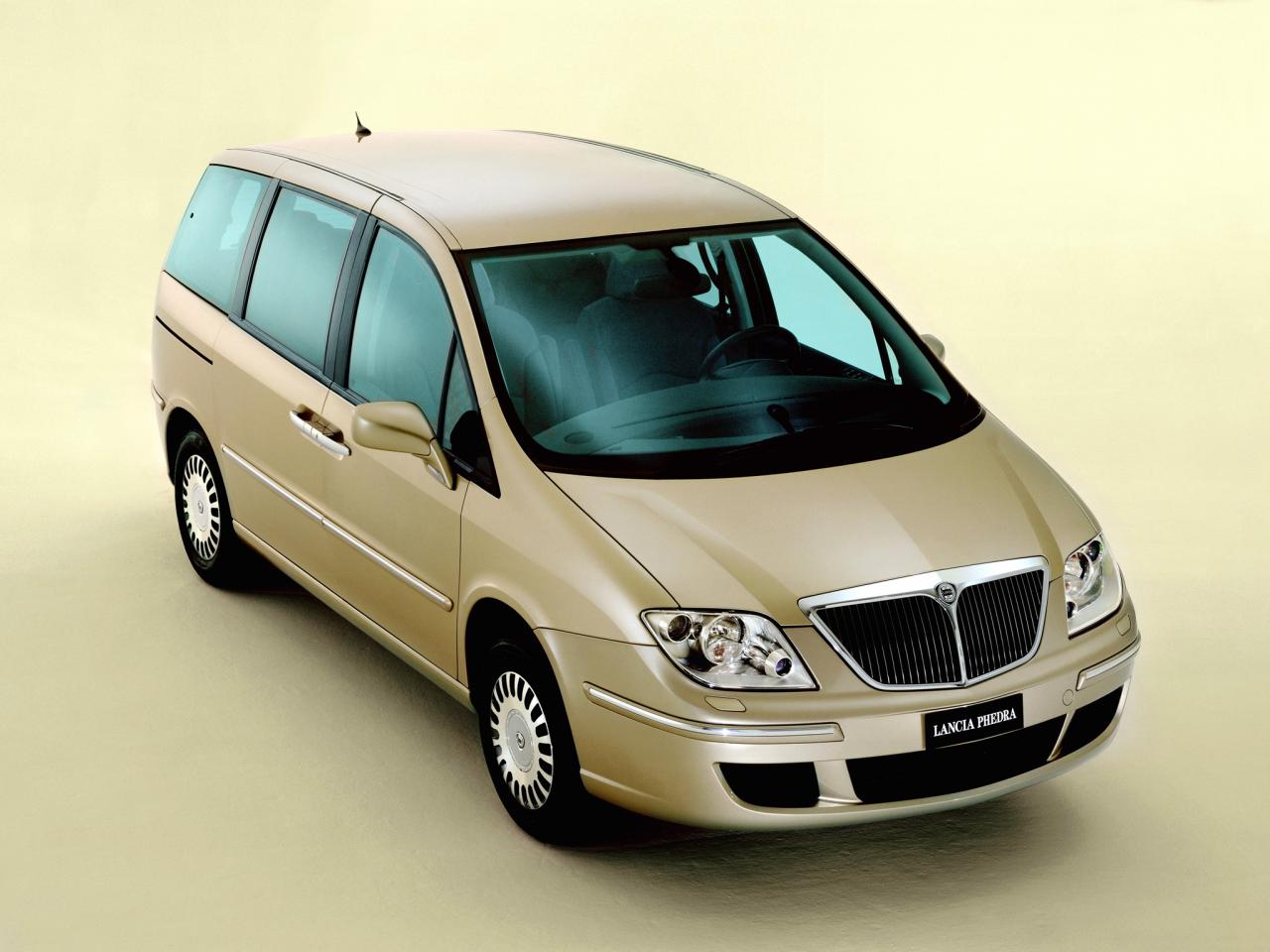 обои Lancia Phedra 2002 крыша фото