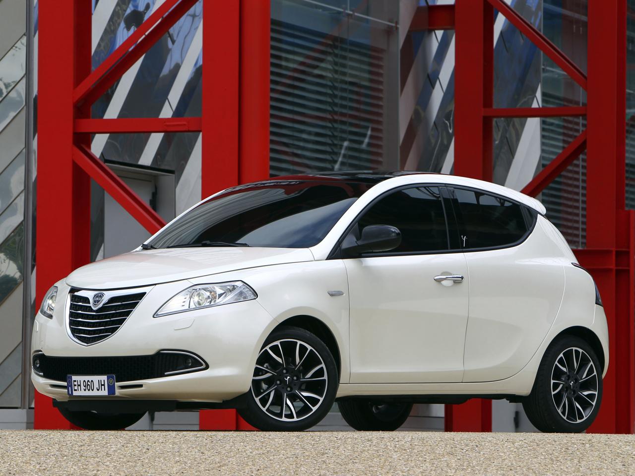 обои Lancia Ypsilon (846) 2011 передочек фото