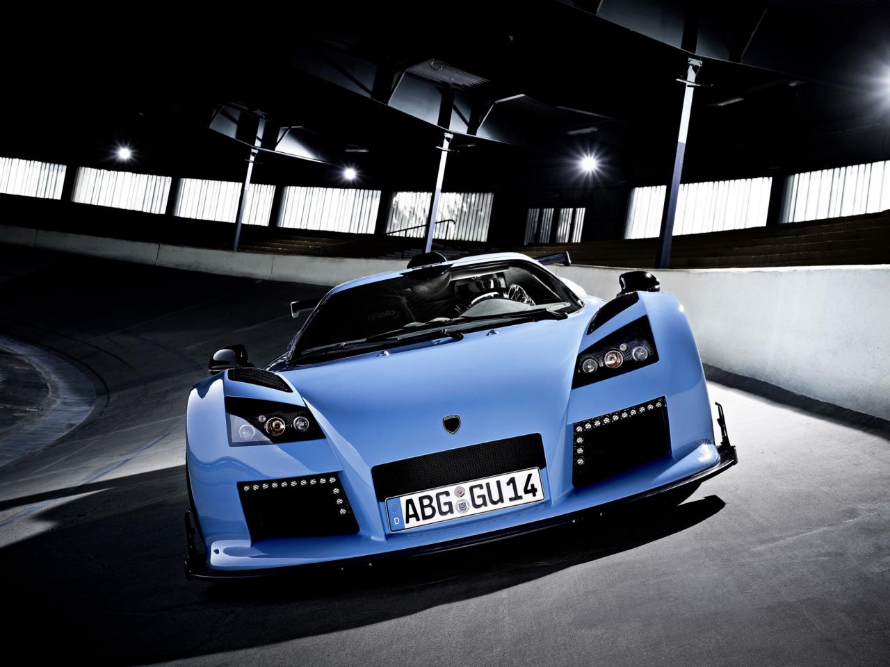 обои Gumpert Apollo S 2010 капотик фото