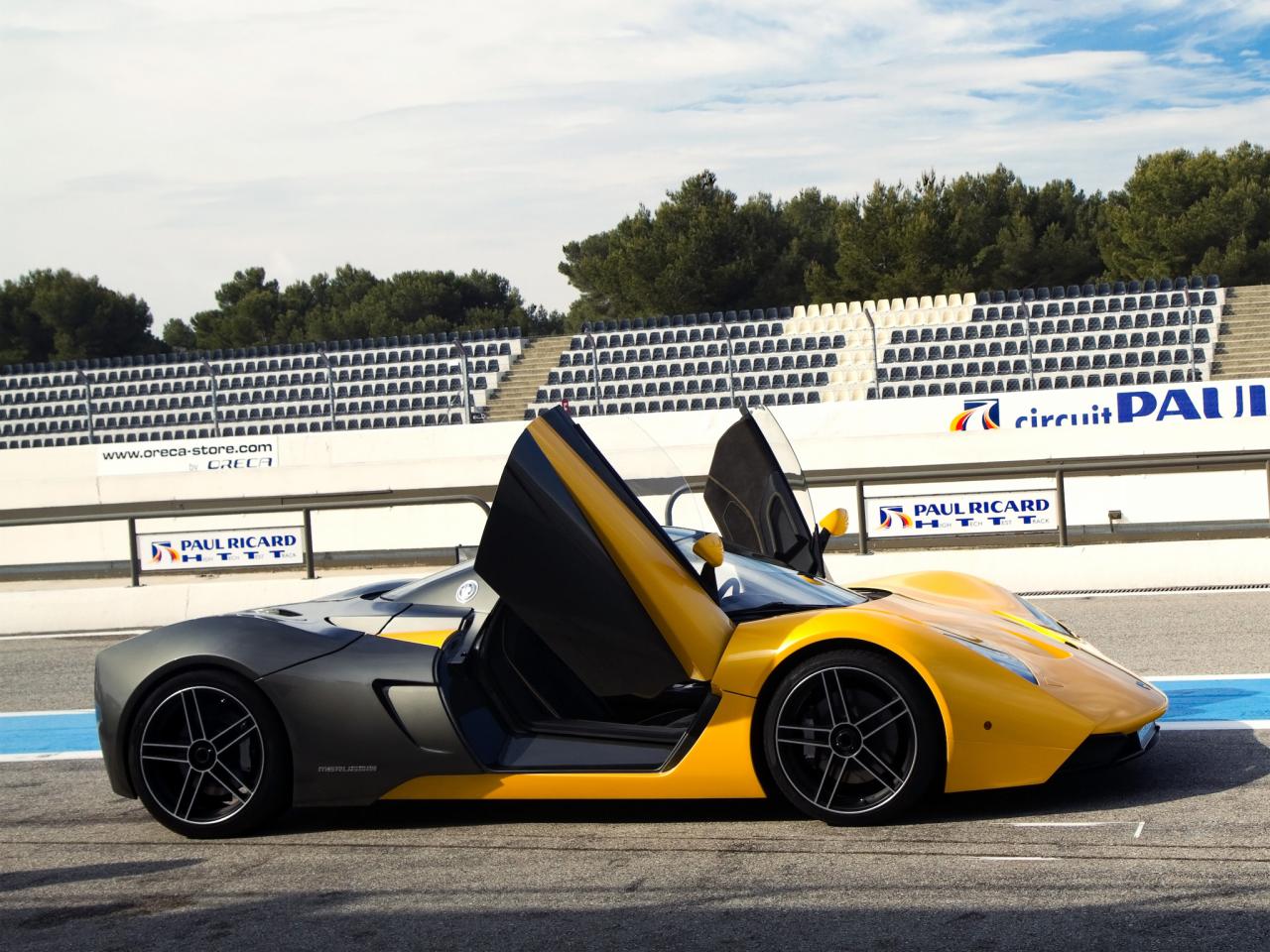 обои Marussia B1 2009 открыто фото