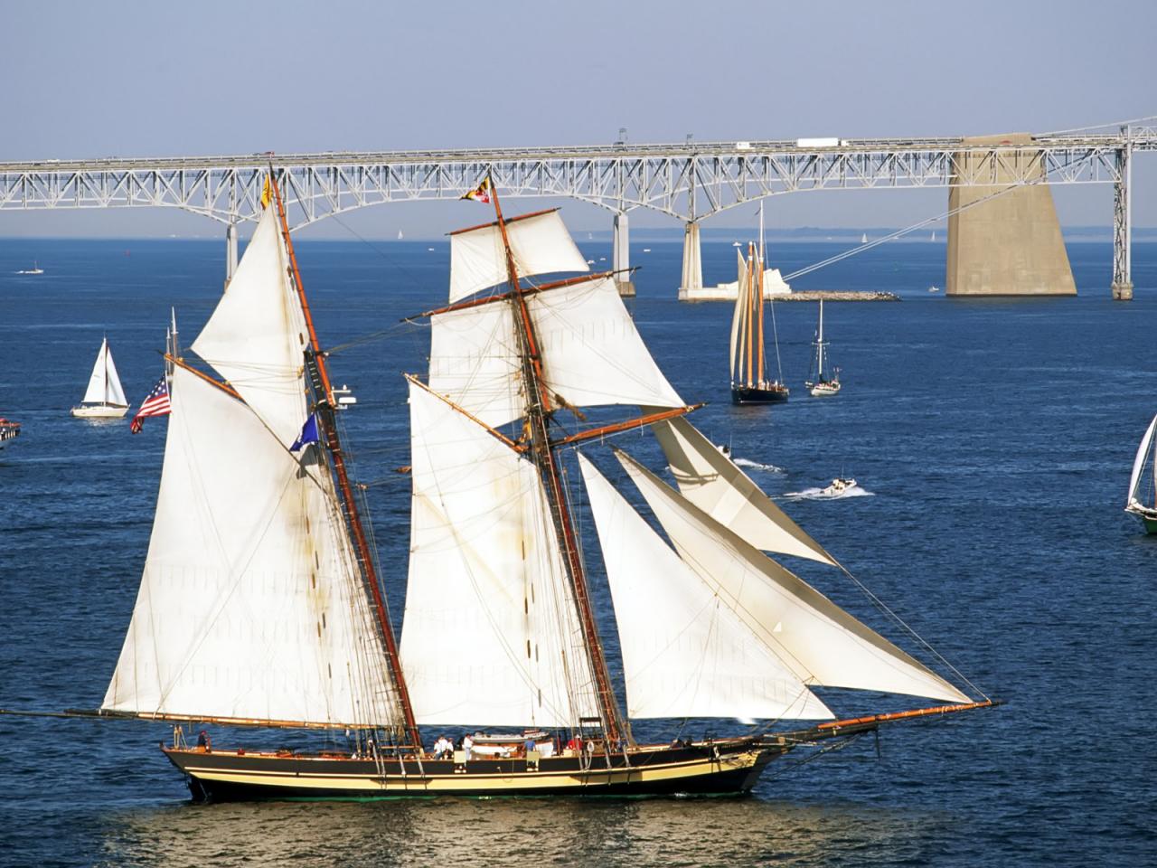 обои Корабли у моста фото