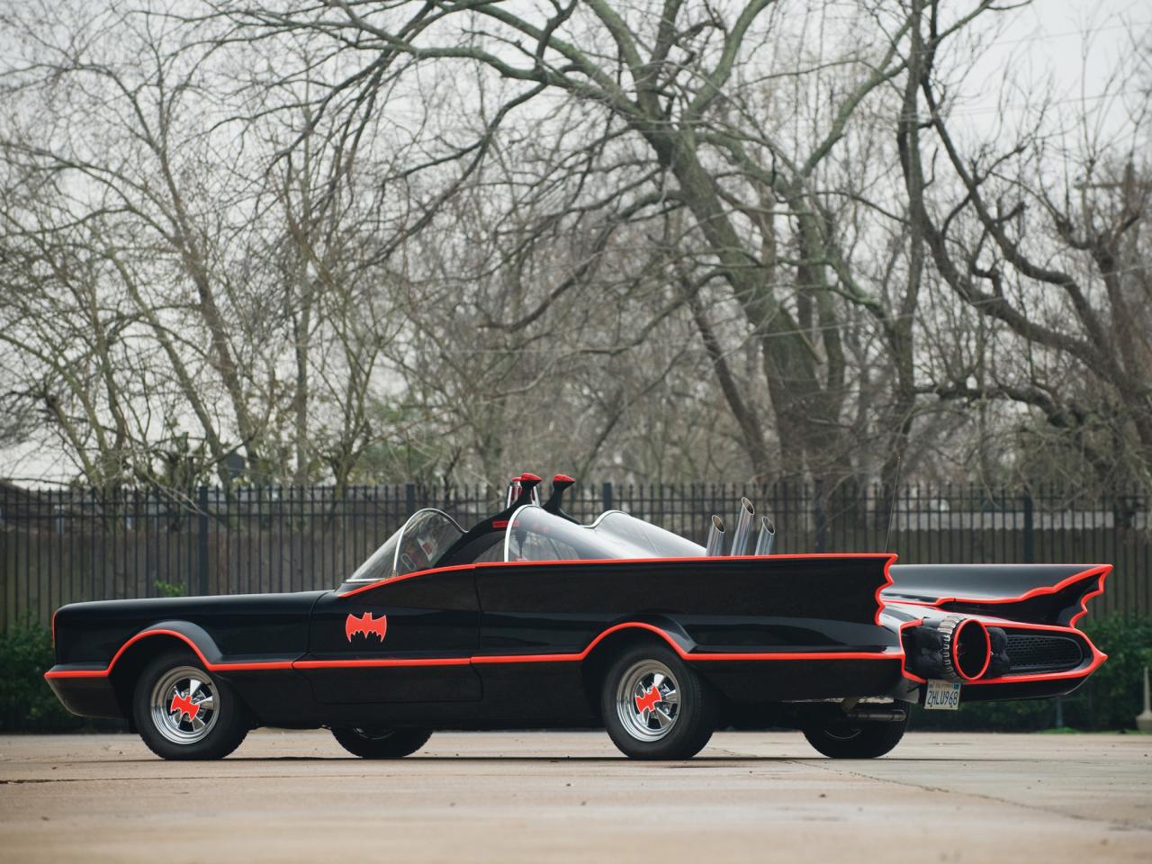 обои Lincoln Futura Batmobile by Barris Kustom 1966 сбоку фото