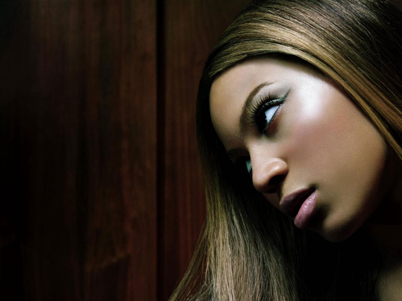 обои Лицо мулатки фото