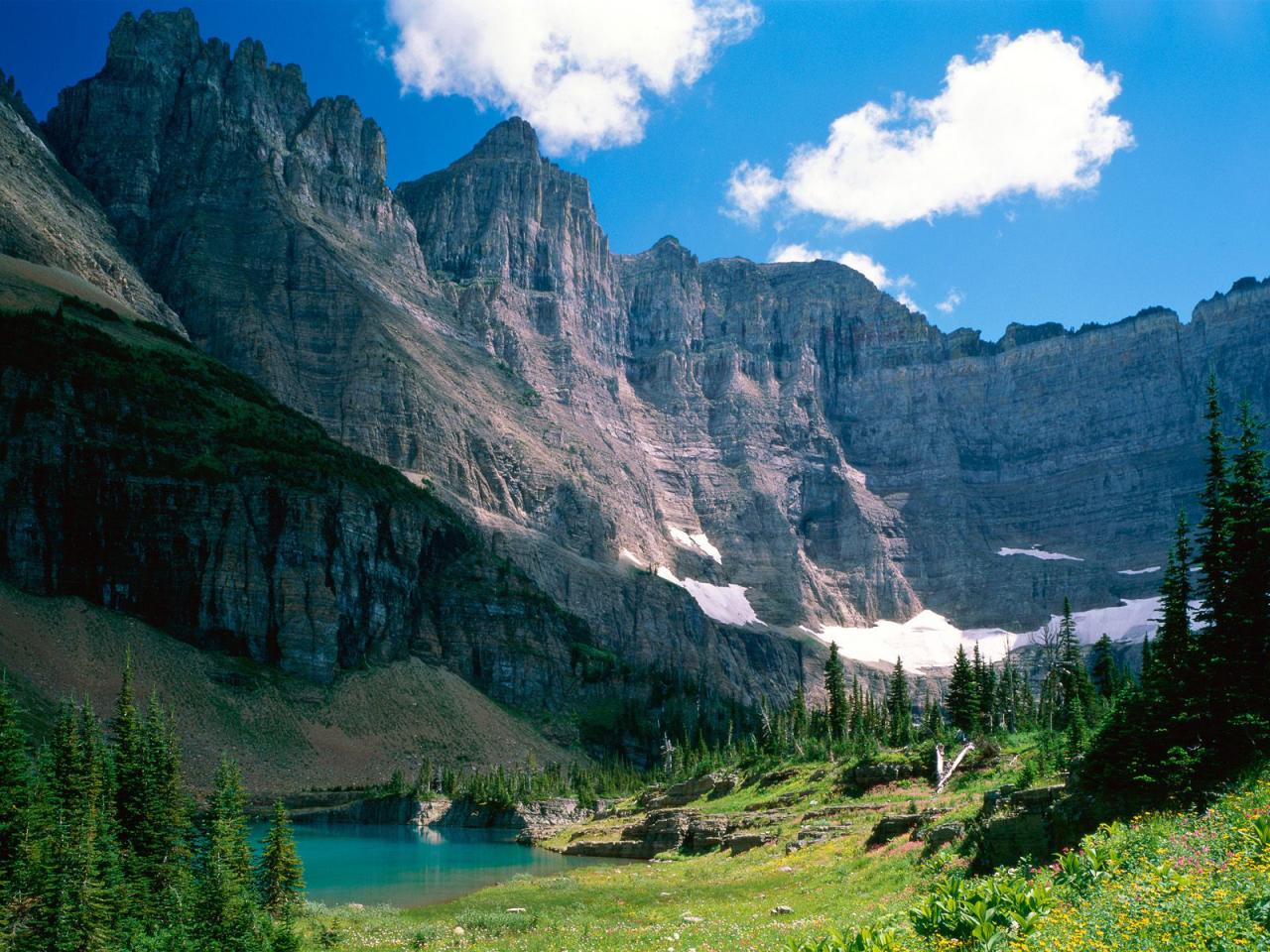 обои Горный каньен,   скалы,   озеро фото