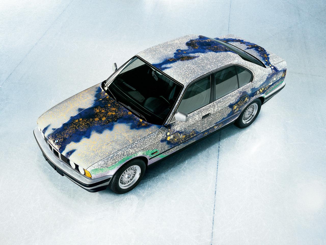 обои BMW 535i Art Car by Matazo Kayama (E34) 1990 боком фото