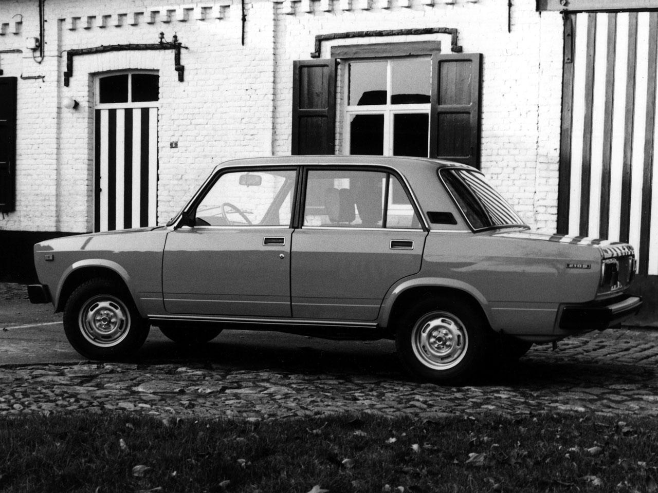 обои Lada 2105 1981 бок фото