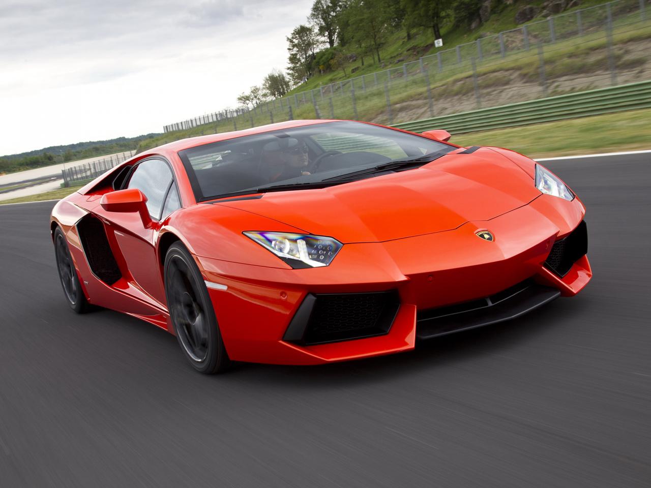 обои Lamborghini Aventador LP700-4 2011 трасса фото