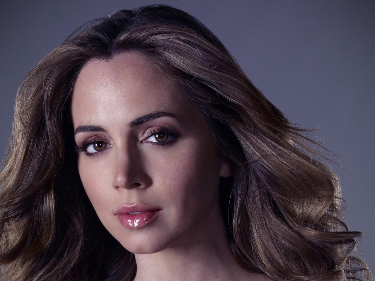 обои Eliza dushku с красивым лицом фото