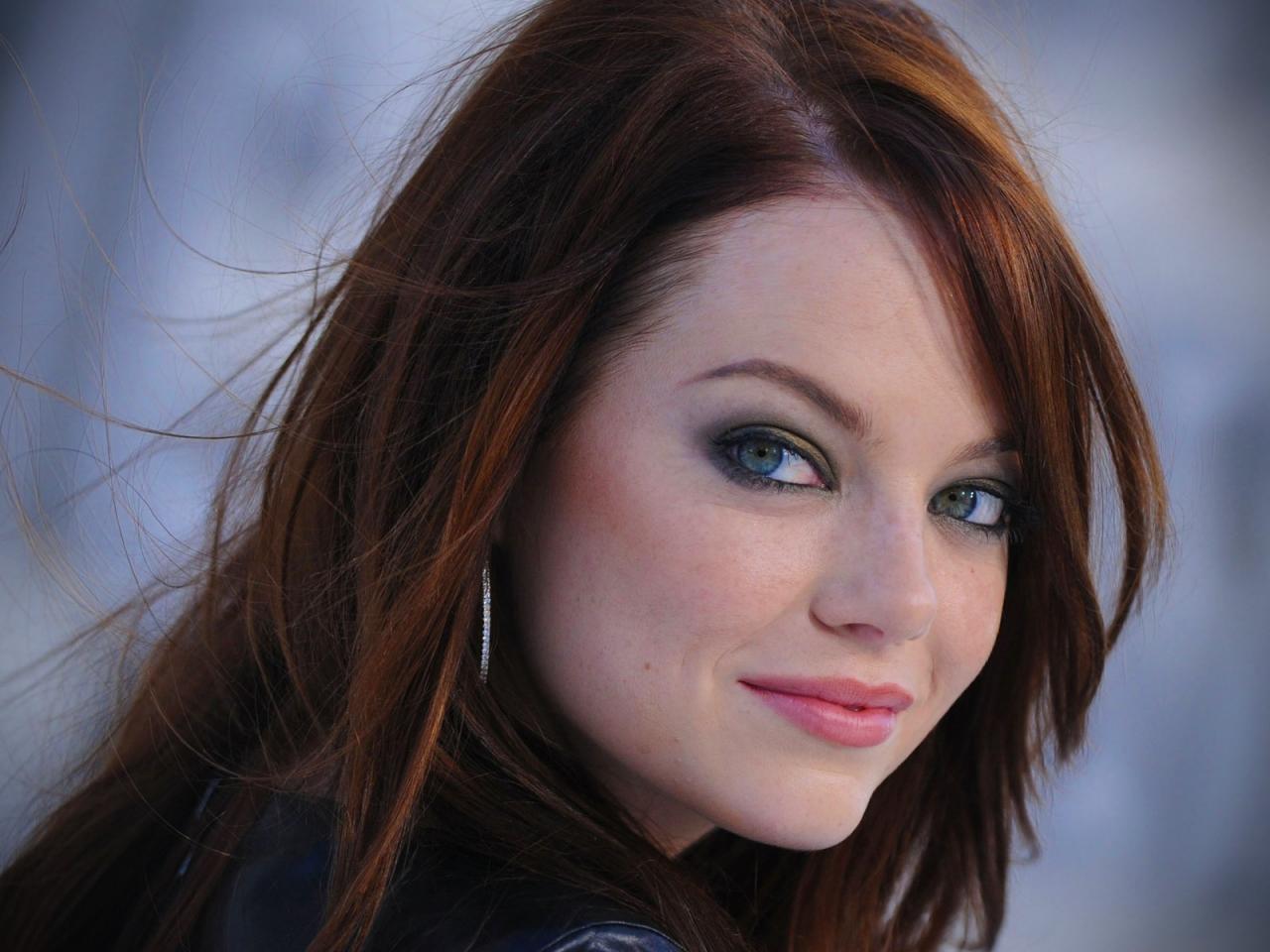 обои Emma stone красивая шатенка фото