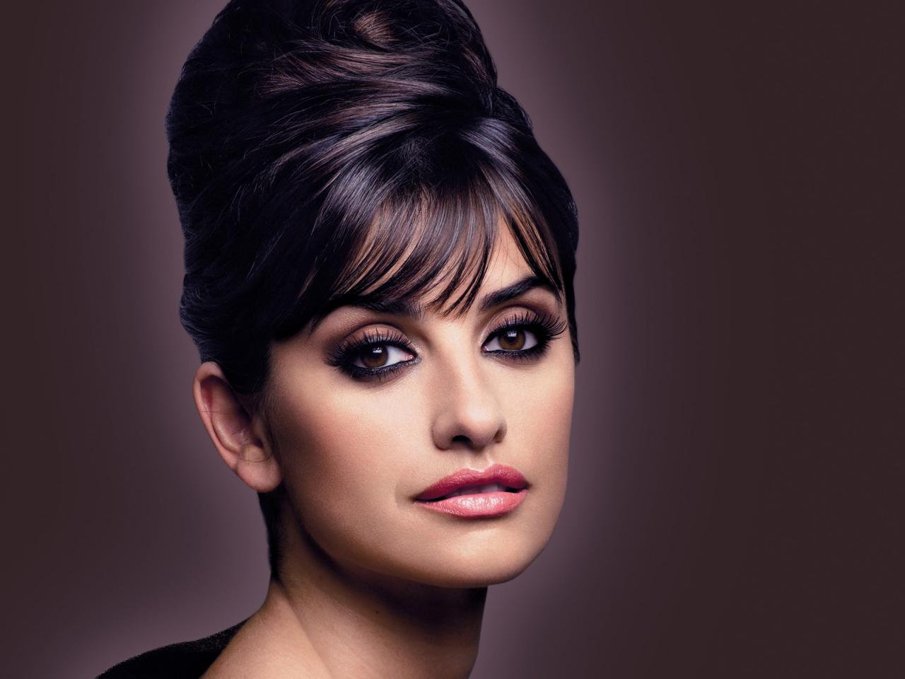 обои Penelope cruz с красивой прической фото