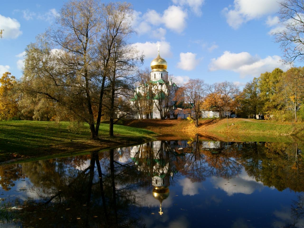 обои Озеро у церкви фото