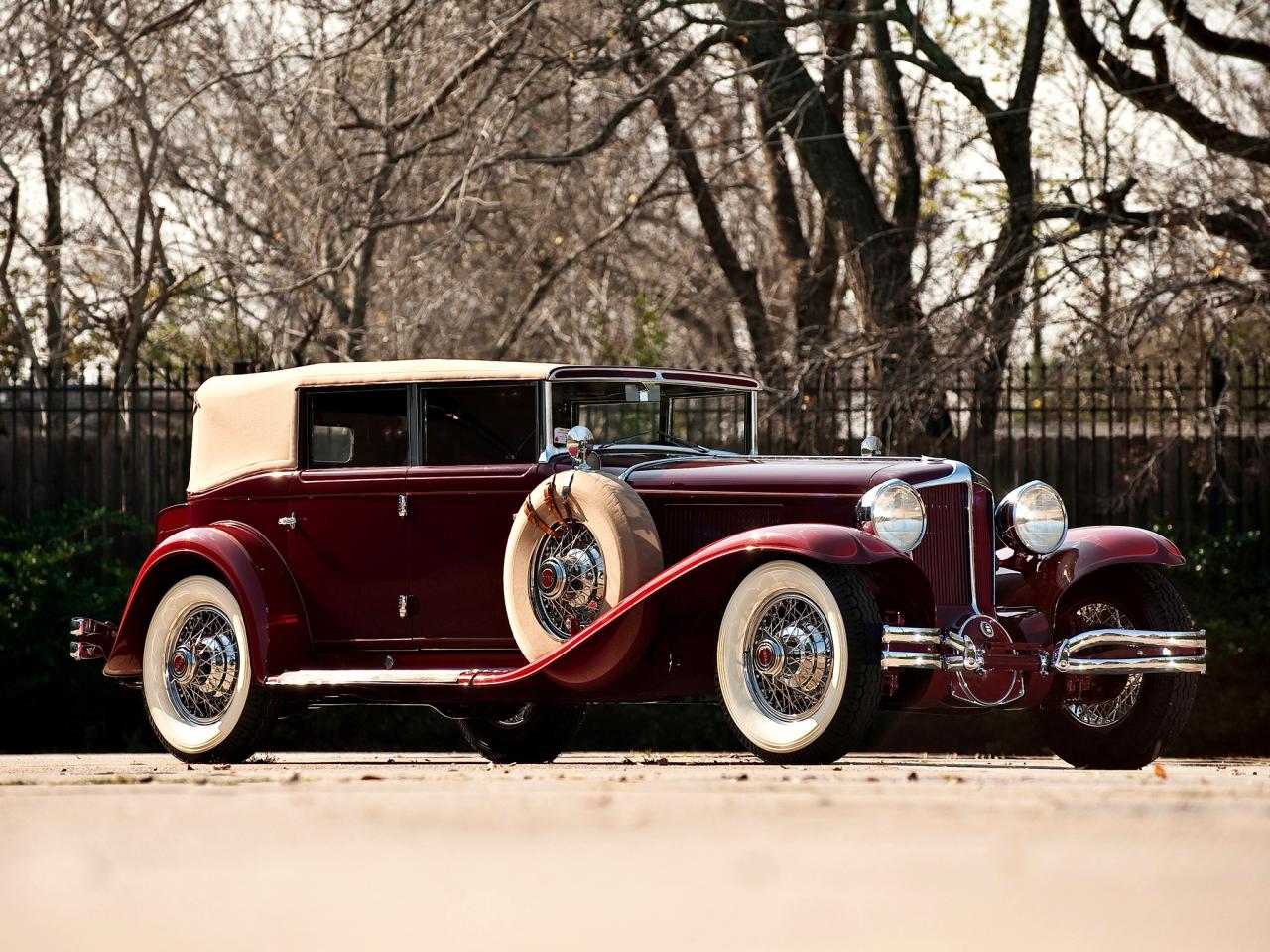 обои Cord L-29 Phaeton Sedan 1929 бок фото