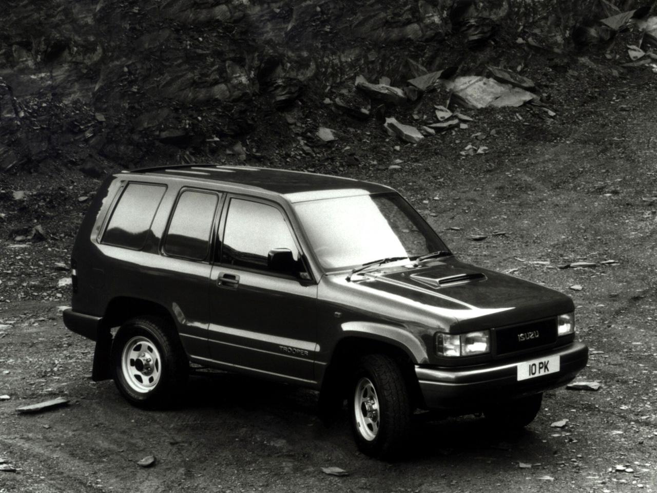 обои Isuzu Trooper SWB UK-spec 1992 сила фото