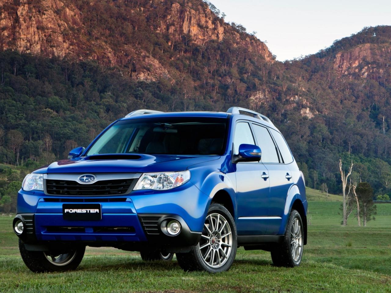 обои Синий внедорожник Subaru Forester фото