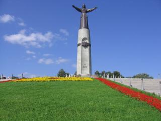 обои Памятник Матери в Чебоксарах фото