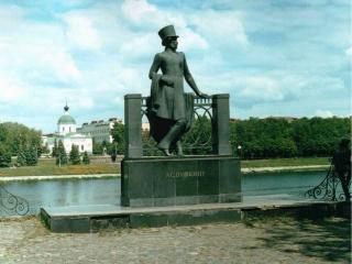 обои Памятник Пушкину в Твери фото