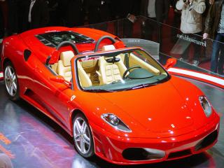 обои Ferrari купе со светлой кожей фото