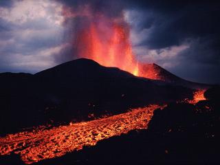 обои для рабочего стола: Извержение вулкана Киманура