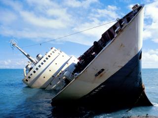 обои Титаник на мели фото