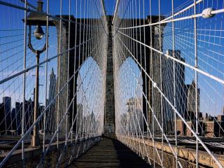 обои Мост с железной сеткой фото