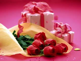 обои Подарки и букет из роз фото