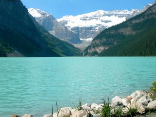 обои Голубое озеро в горах фото