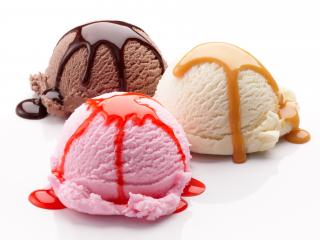 обои Три разных вкуса мороженого фото
