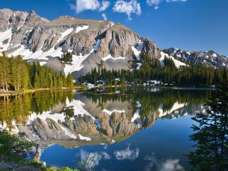 обои Красивоe озеро в холодных горах фото