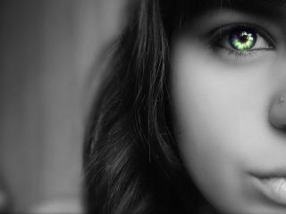 обои Омут зеленых глаз девушки с пирсингом фото