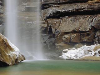 обои Зимняя дымка водопада фото