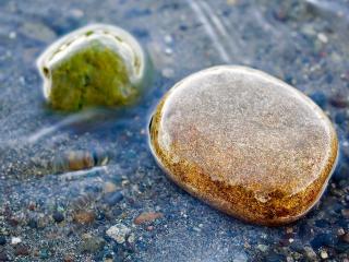 обои Двa камни в воде прозрачной фото