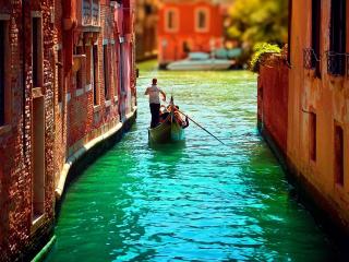 обои Узкий Венецианский канал фото