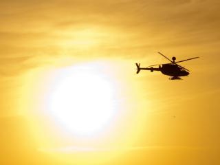 обои вертолет и солнце в небe фото